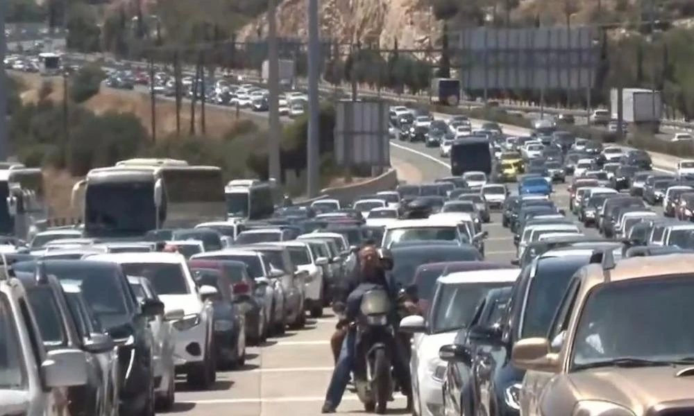 Πάσχα: Έχει κορυφωθεί η επιστροφή των εκδρομέων- Πρόκειται για την μεγαλύτερη έξοδο από την εποχή της πανδημίας (Βίντεο)